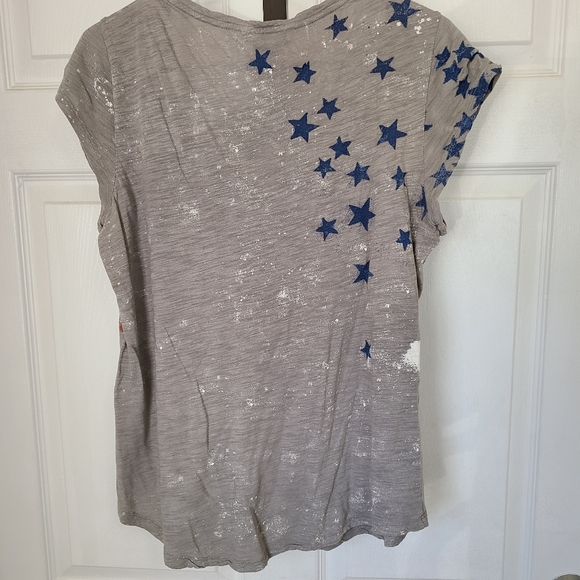 (460) Rock & Republic Woman's Graphic US Flag T-Shirt, Size: Large Color: Grey - Picture 7 of 10